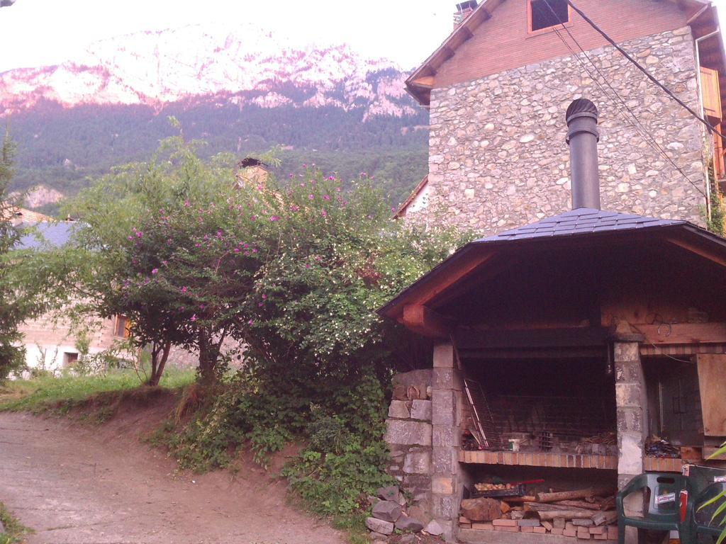 Pension Pallaruelo Saravillo Extérieur photo