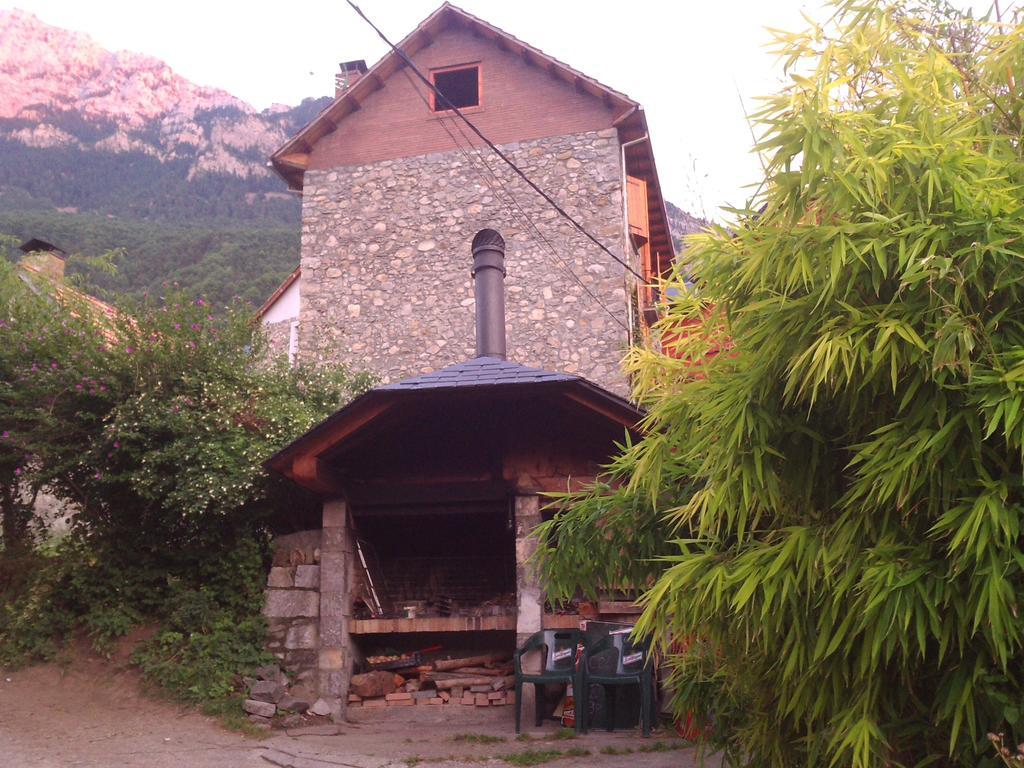 Pension Pallaruelo Saravillo Extérieur photo
